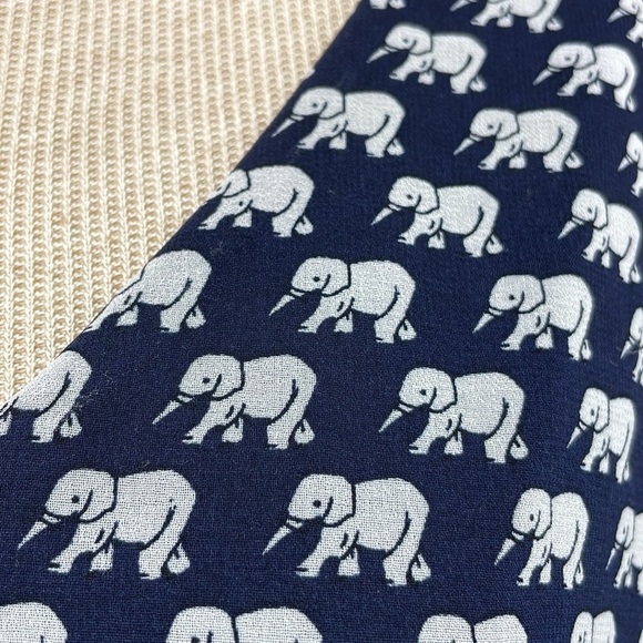 CABI Blouse Women's Small Blue Elephant Print Parade Top Short Sleeve Style 5345 - Picture 9 of 14